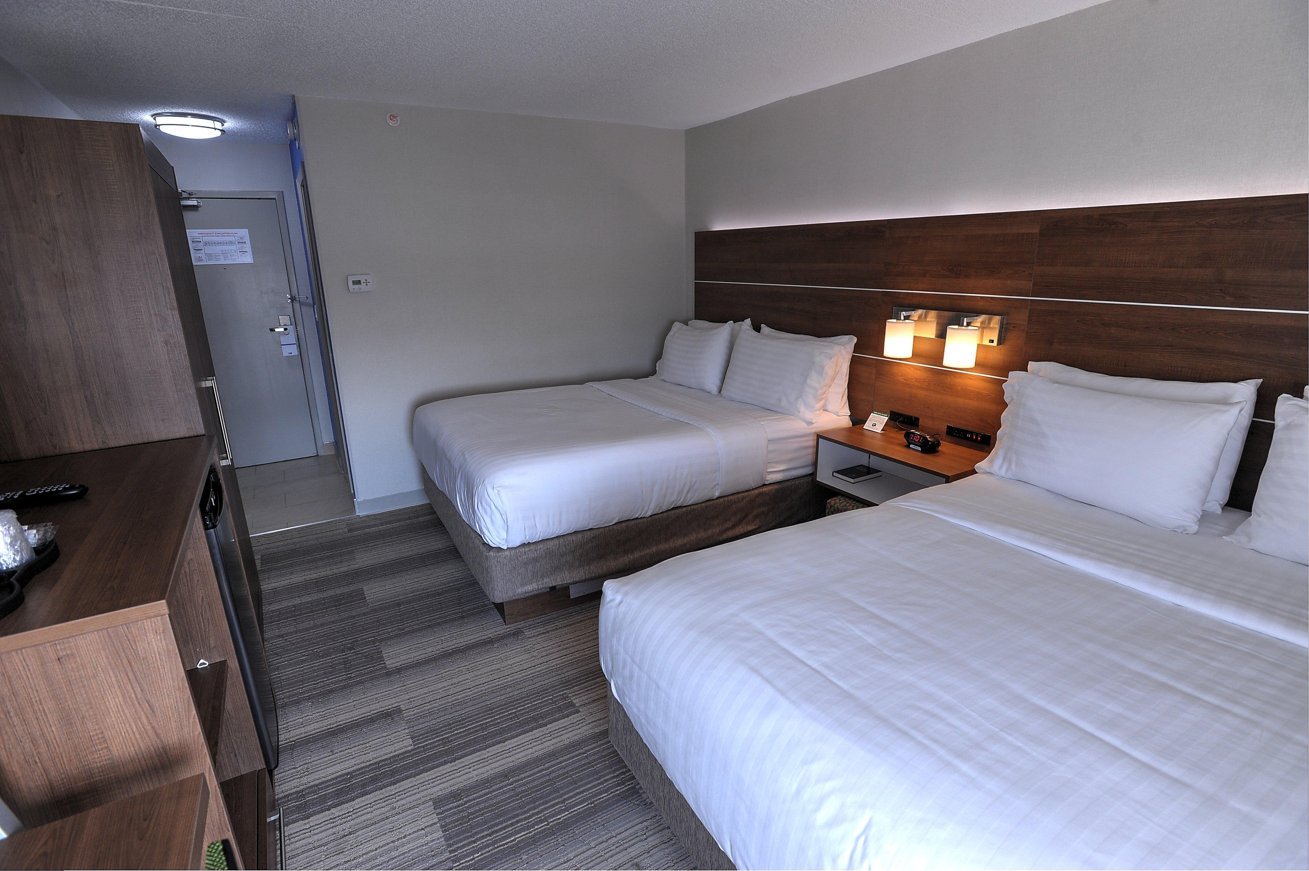 Holiday Inn Express & Suites Toronto Airport West, An Ihg Hotel Mississauga Esterno foto